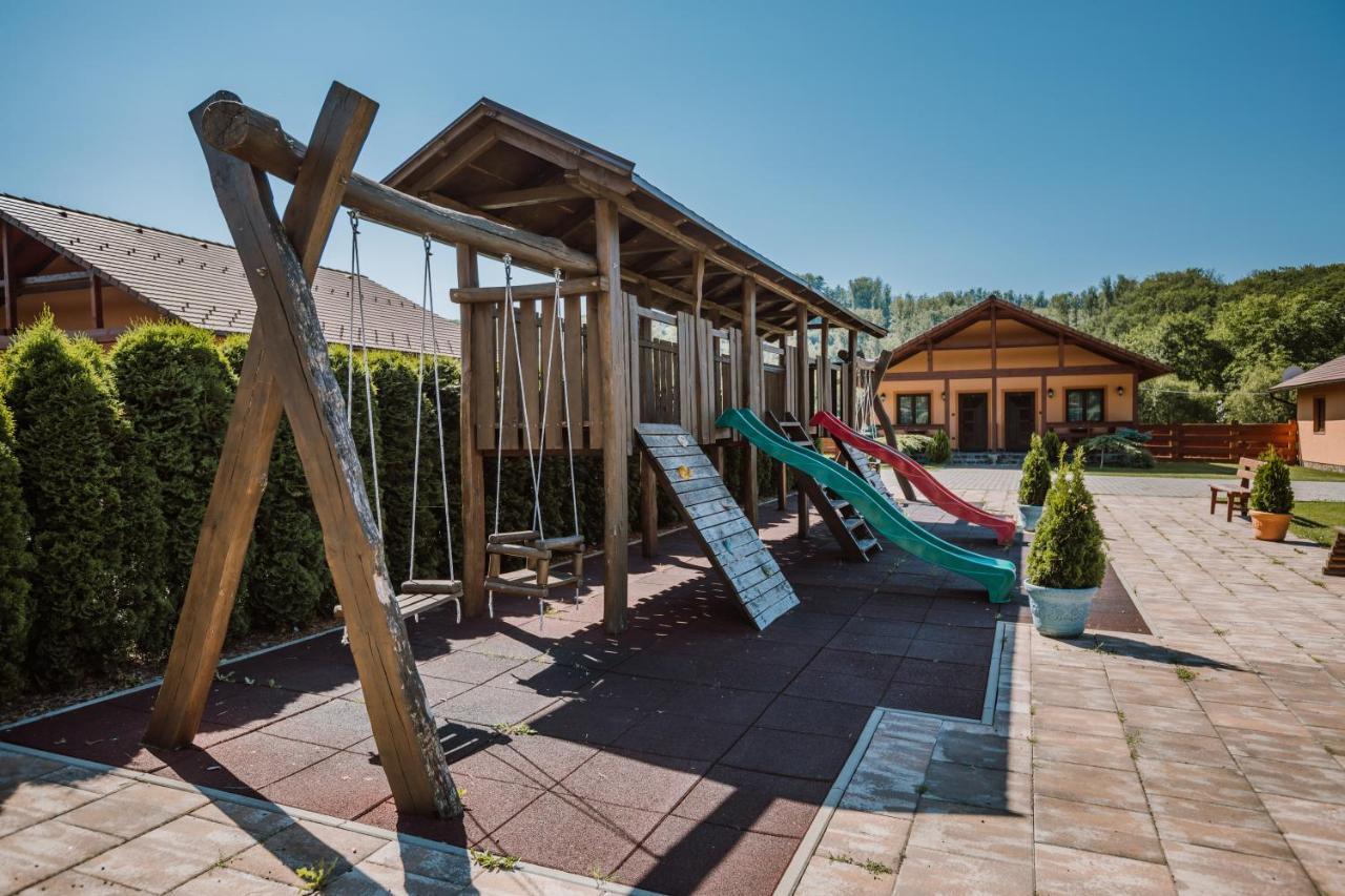 Complex Turistic Han Pescaresc Eremitu Dış mekan fotoğraf